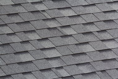 Experienced Bellevue roofing contractor in WA near 98006